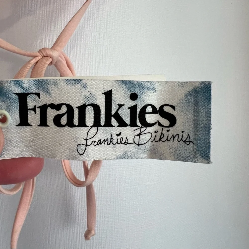 NWT Frankie's Bikinis Revolve Jessie Bikini Top in Wildflower Print Pink Blue L